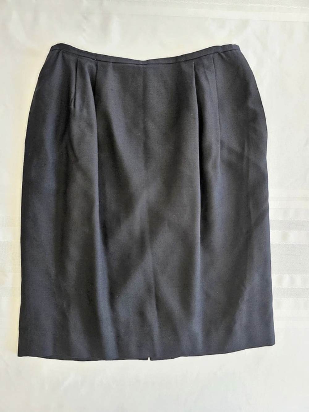 Vintage 90s Rena Rowan for Saville
Black Rayon Pencil Skirt USA 12